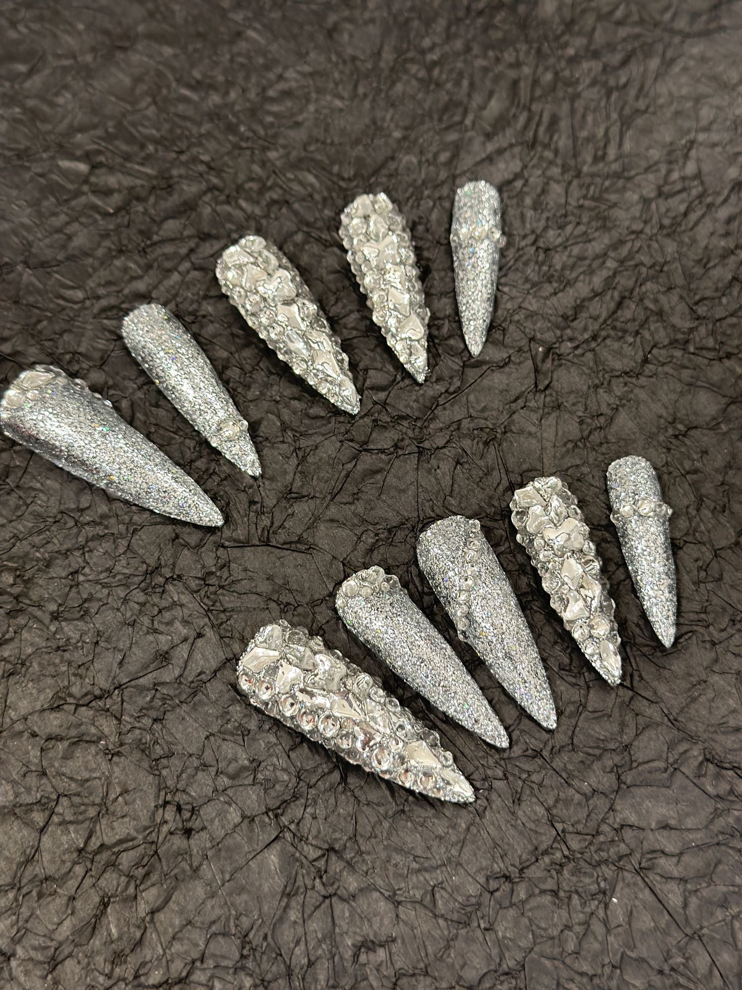 551607881