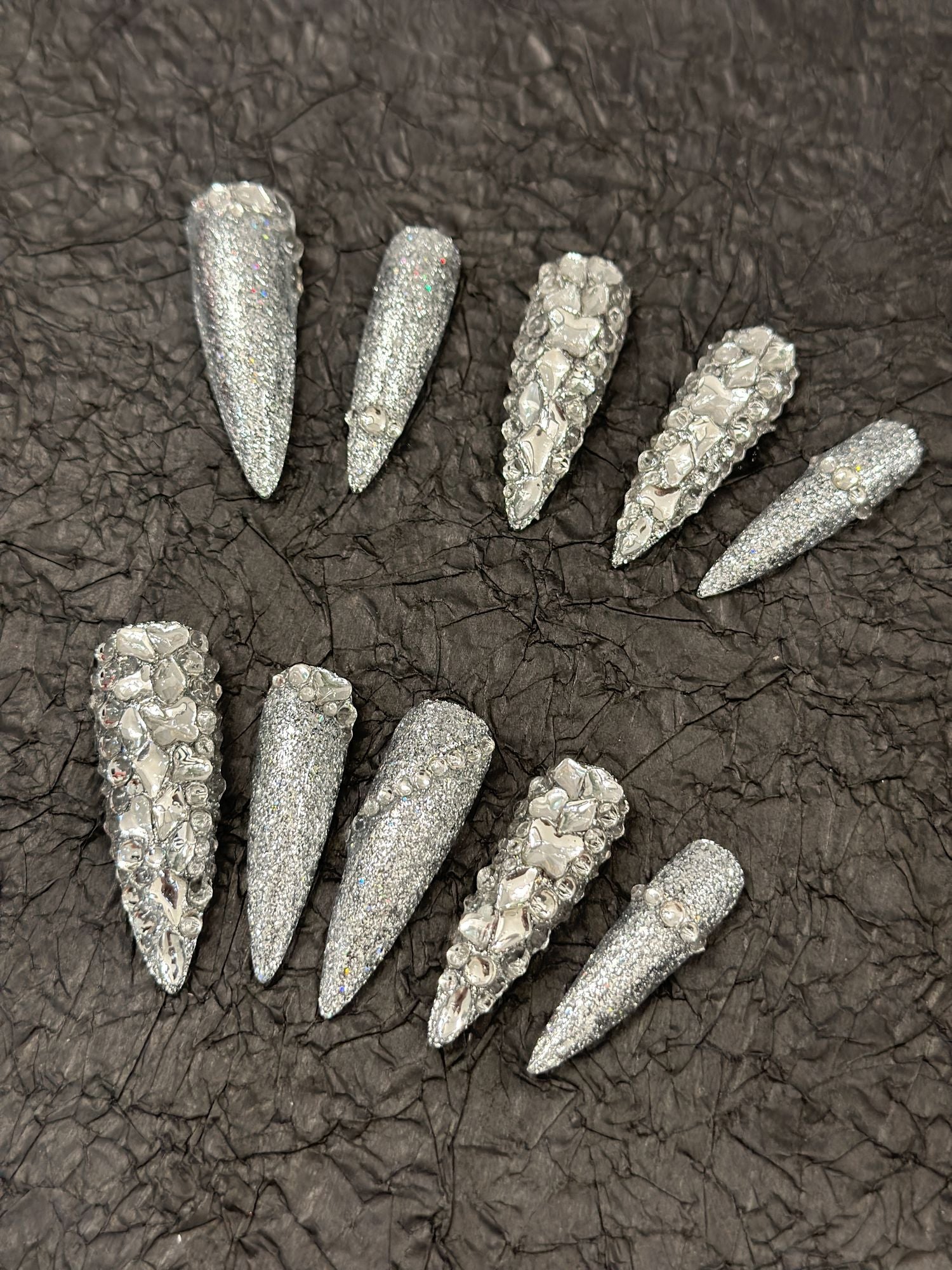 551607841